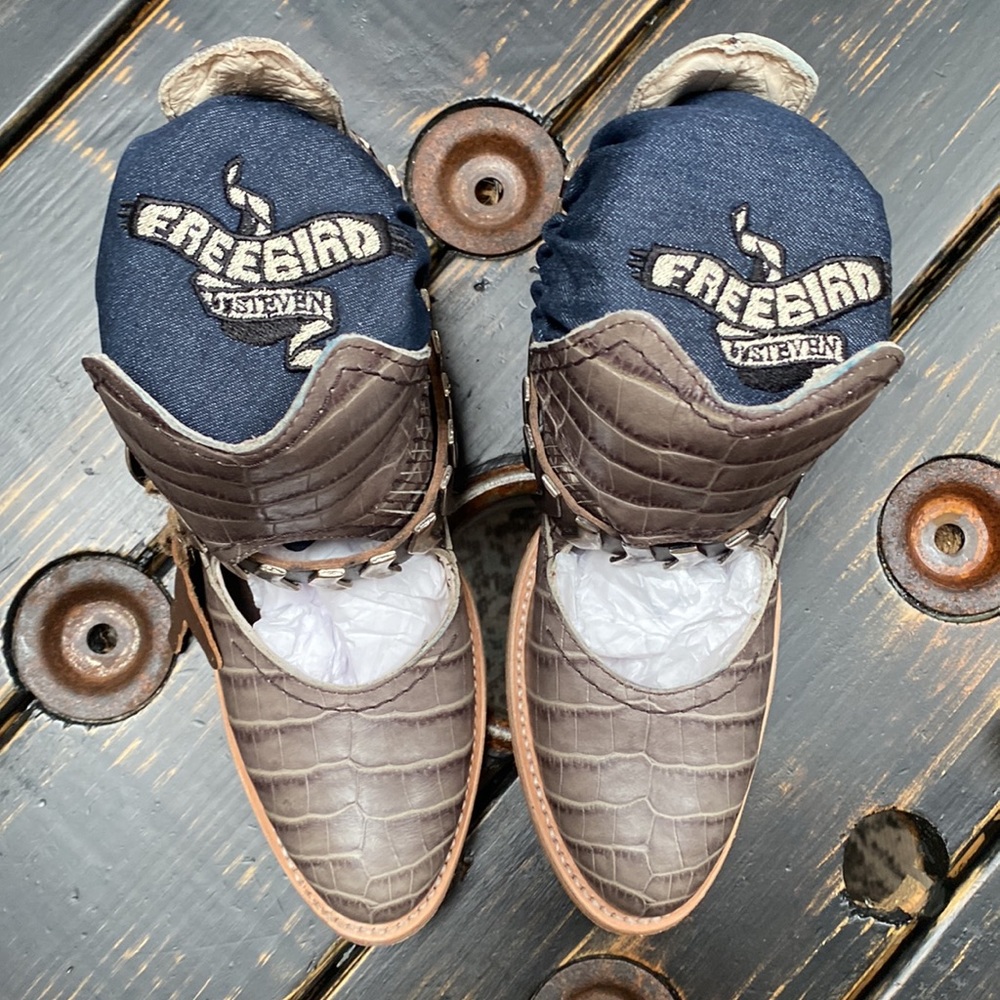 Freebird Slade in Stone Croco - Picture 6 of 13